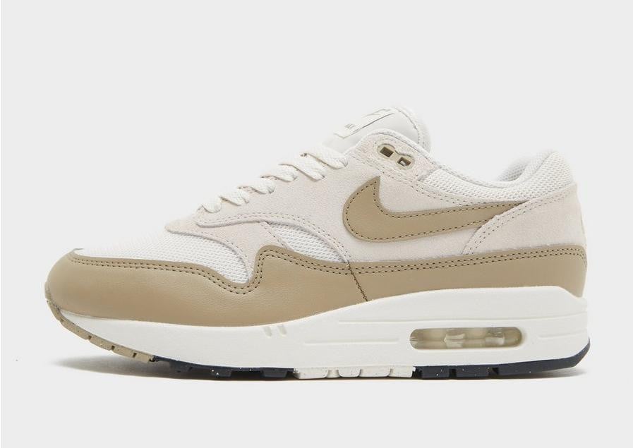 Beige nike schuhe on sale